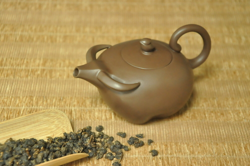 耕心（牛）壺